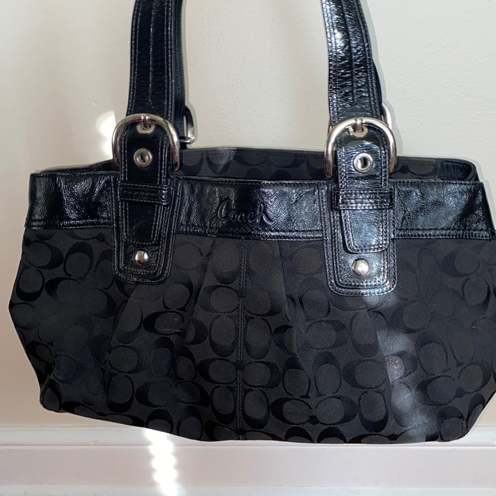 Coach purse: classic